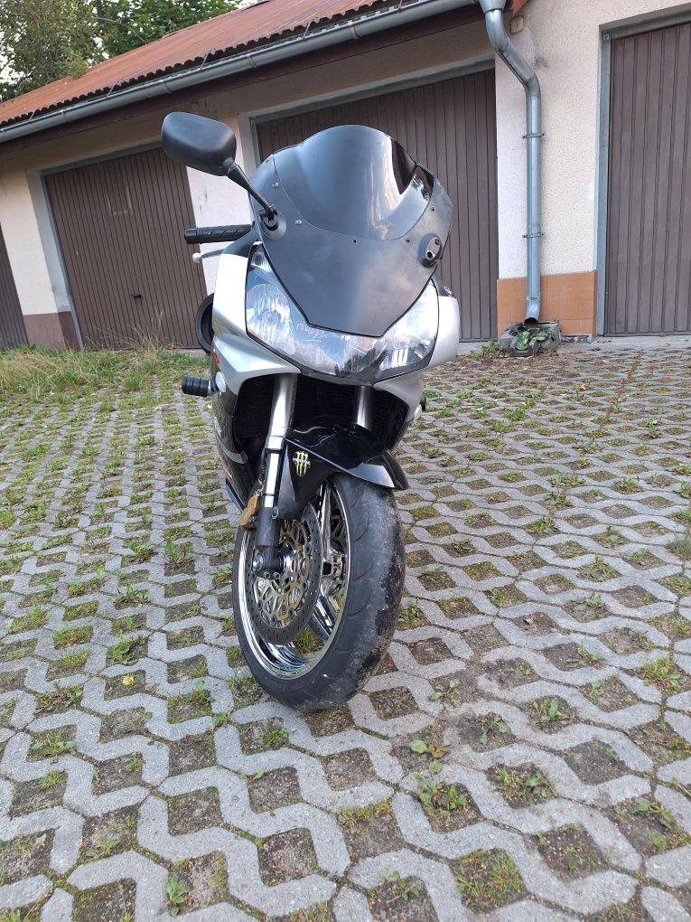 Honda CBR 954  kpl opon
