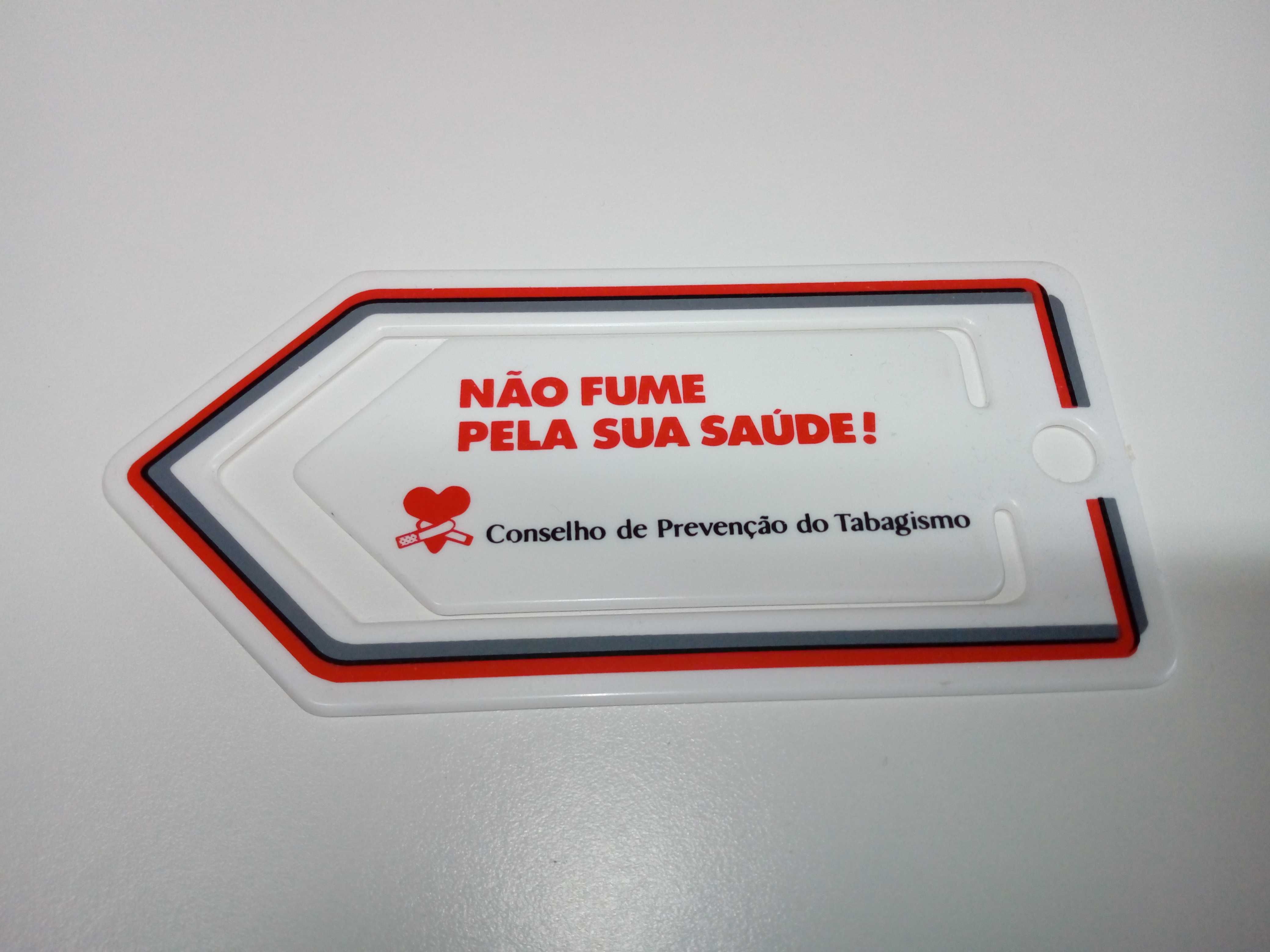 Mola para folhas de papel