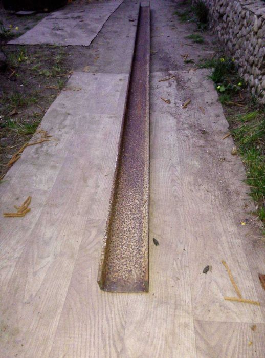 Швелер сталевий 3000*100*45 мм.