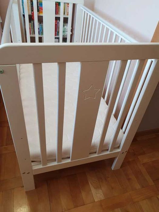 Łóżeczko niemowlęce z materacem Woodies