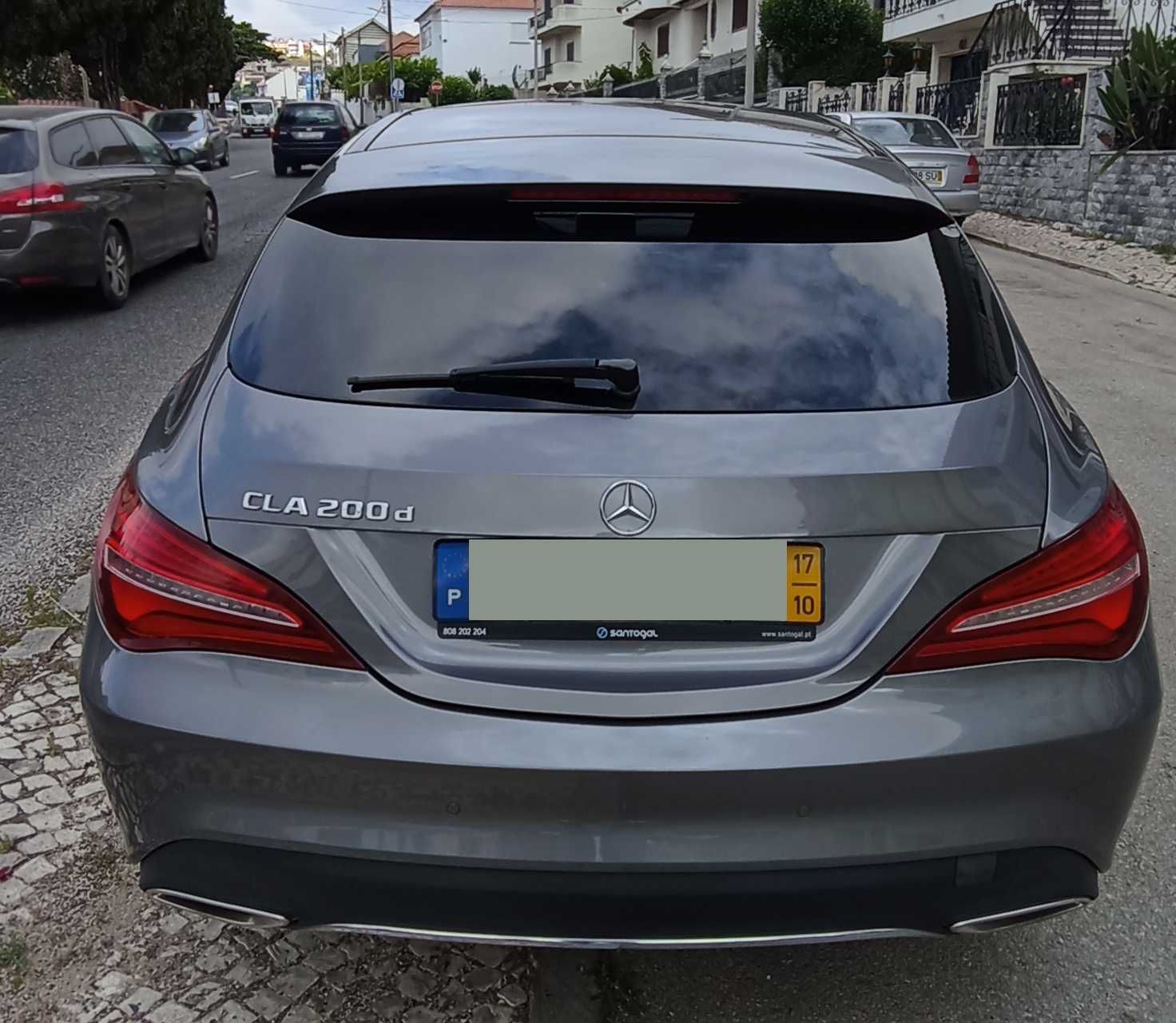 Mercedes CLA 200D com mudanças automáticas