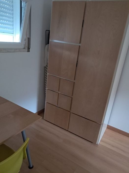 Guarda fatos com grande arrumação