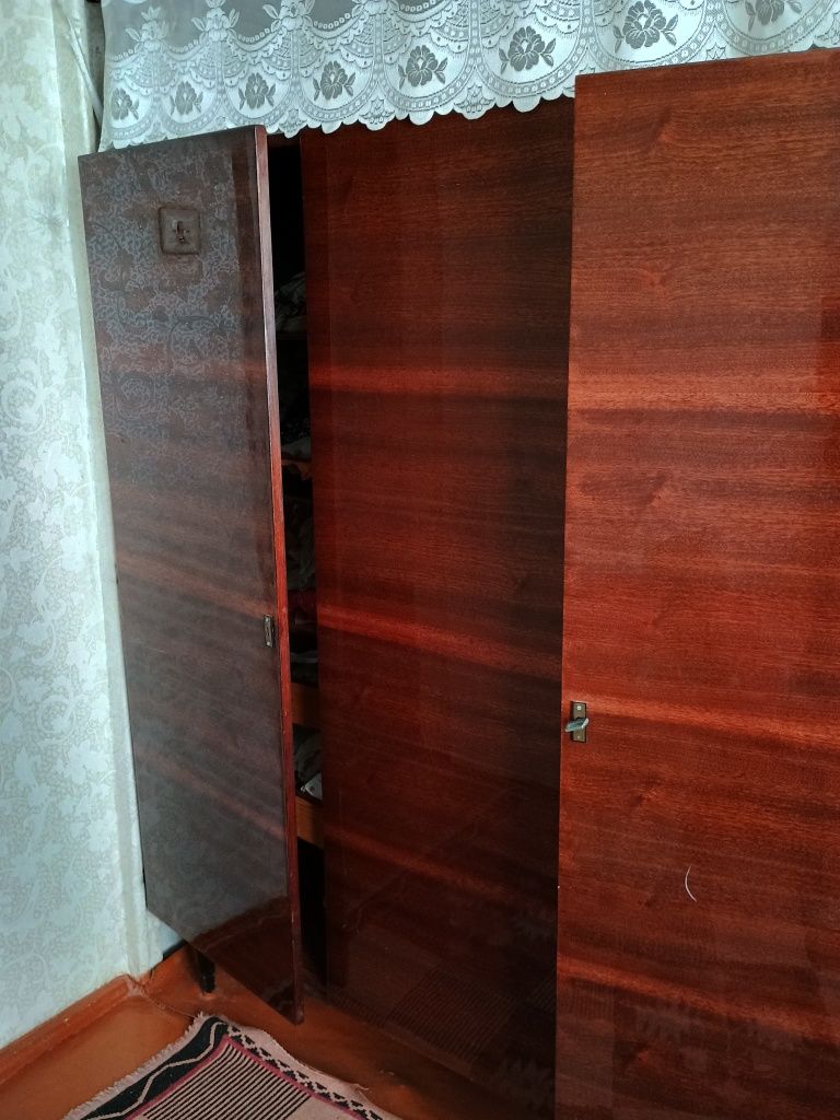 Продам меблі б/у