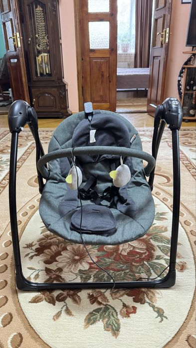Продам дитяче крісло-гойдалку