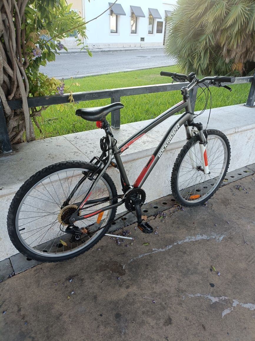 Bicicleta usada em ótimo estado