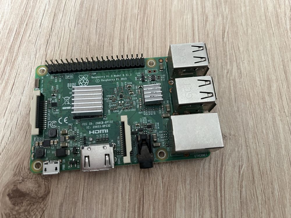 Raspberry Pi 3B v 1.2 ladowarka, karta 32gb Batocera