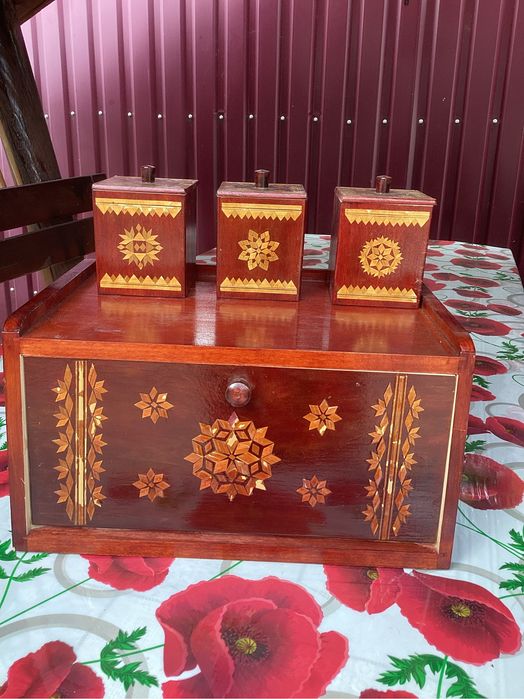 Деревʼяний набір на кухню хлібниця