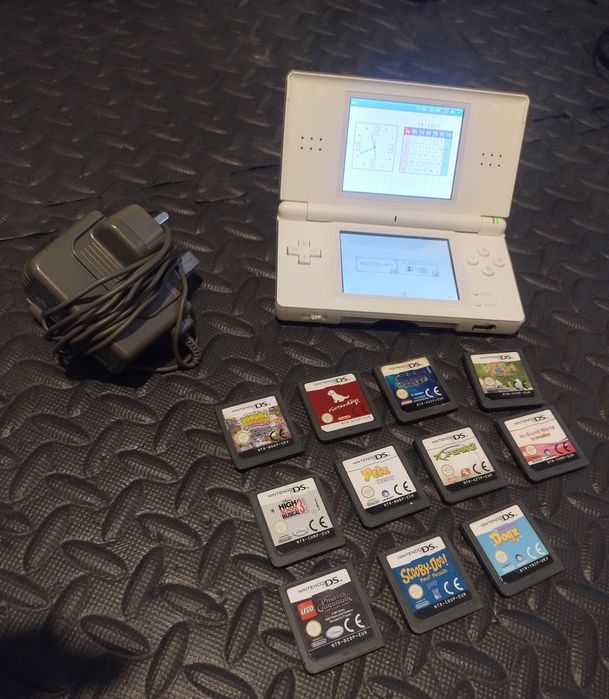 Nintendo DS Lite + 11 gier