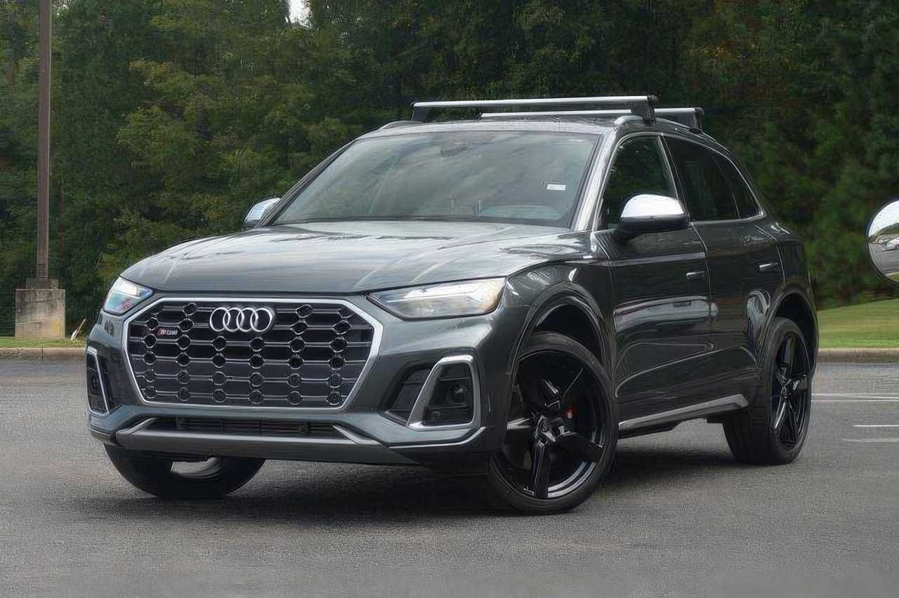 2022   Audi     SQ5