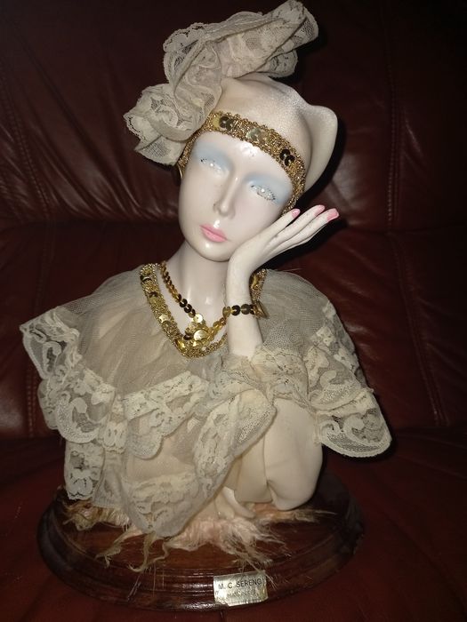 Boneca de marfinite MC SERENO