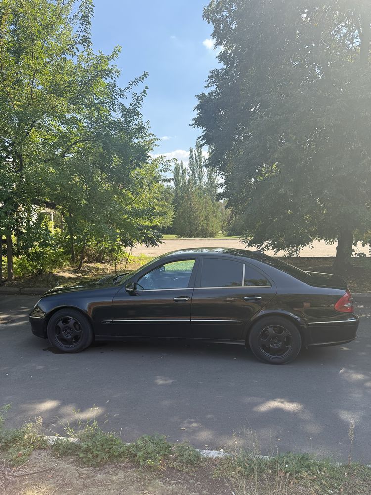 Mersedes W211 E320 3.2 дизель в отличном состоянии