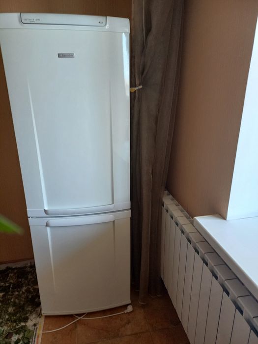 Продам холодильник Electrolux у відмінному стані