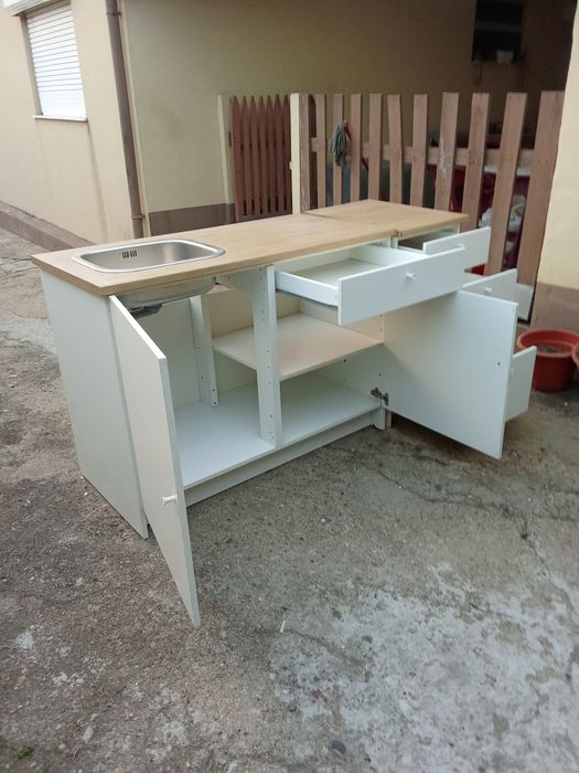 Armário de cozinha e Arca para arrumaçães