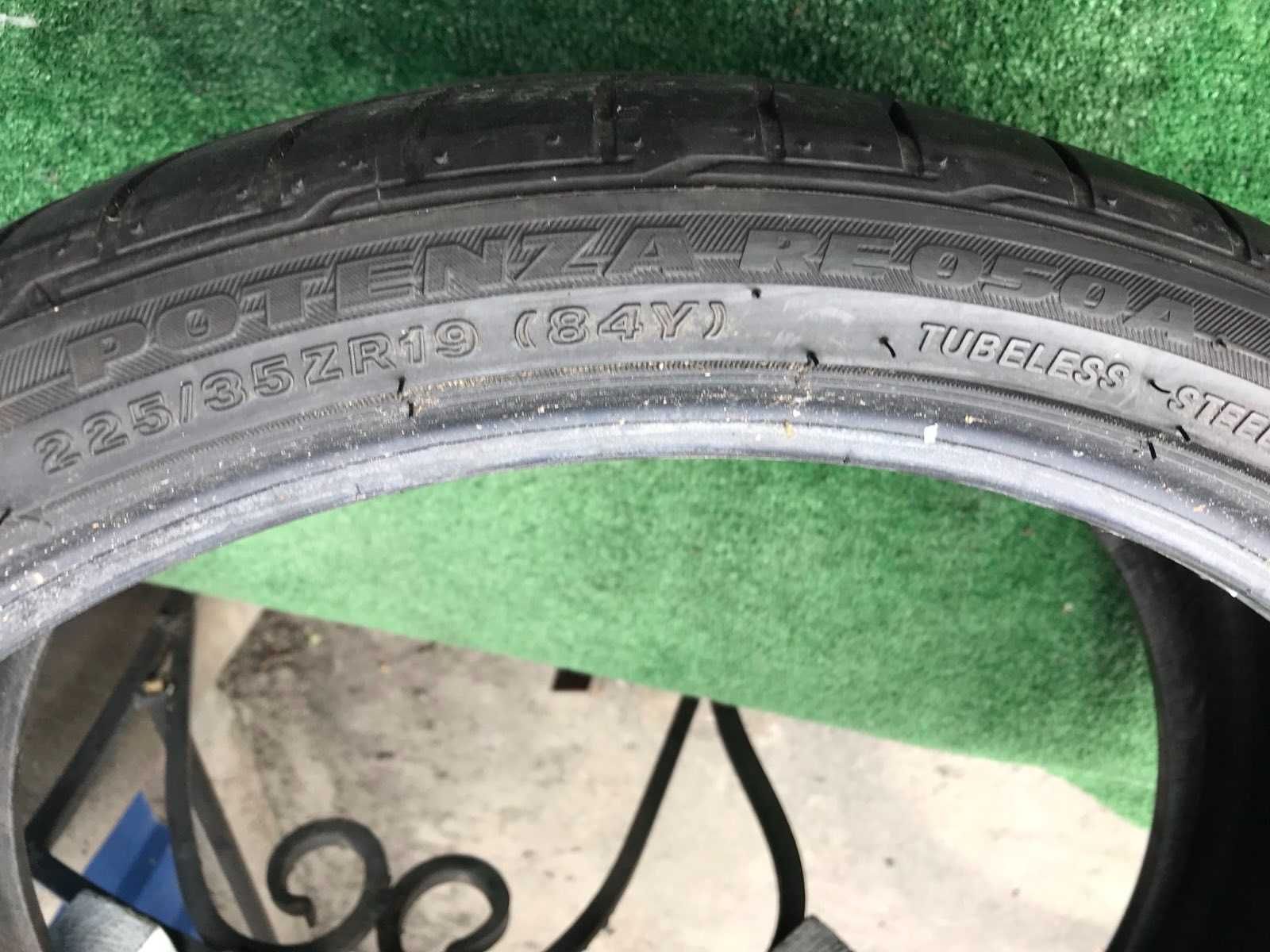 Шини Bridgestone 225/35r19 Пара літо б/у склад Оригінал