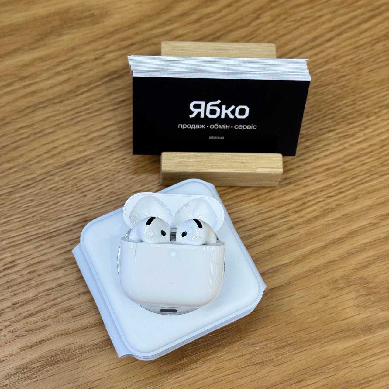 Навушники Apple AirPods 4 with Active Noise Cancellation (2024) used