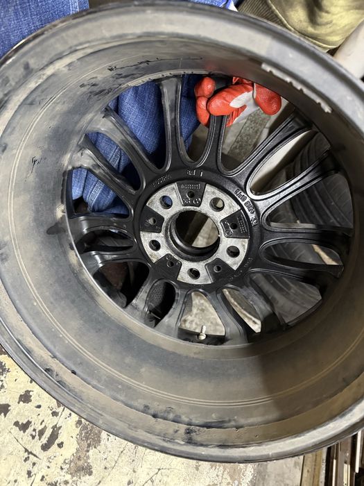 Диски r18 e90 335d