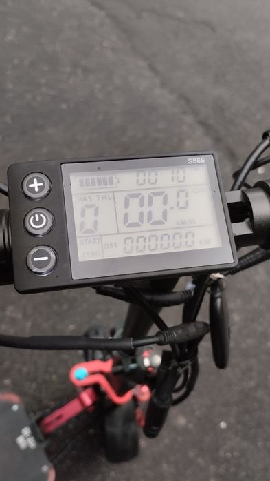 Електросамокат Giant Outlander M11