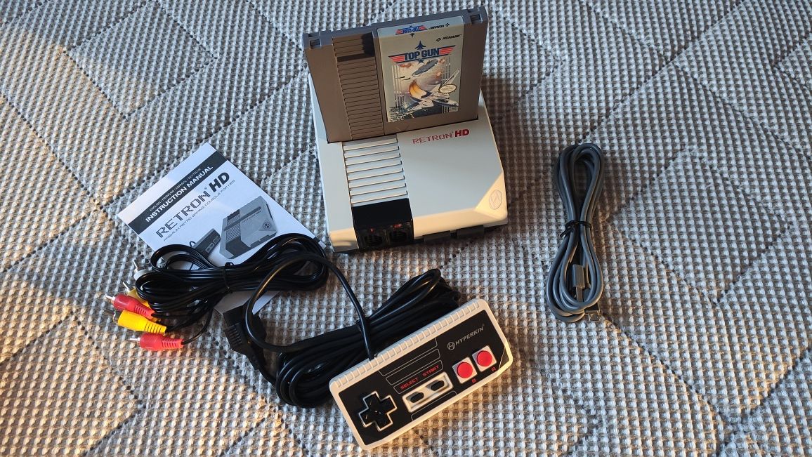 Consola Retron HD compatível com jogos da Nintendo NES