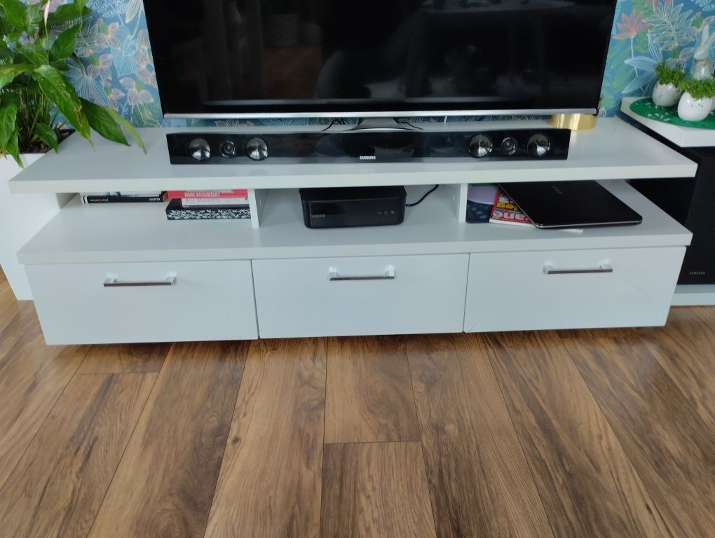 Szafka pod telewizor