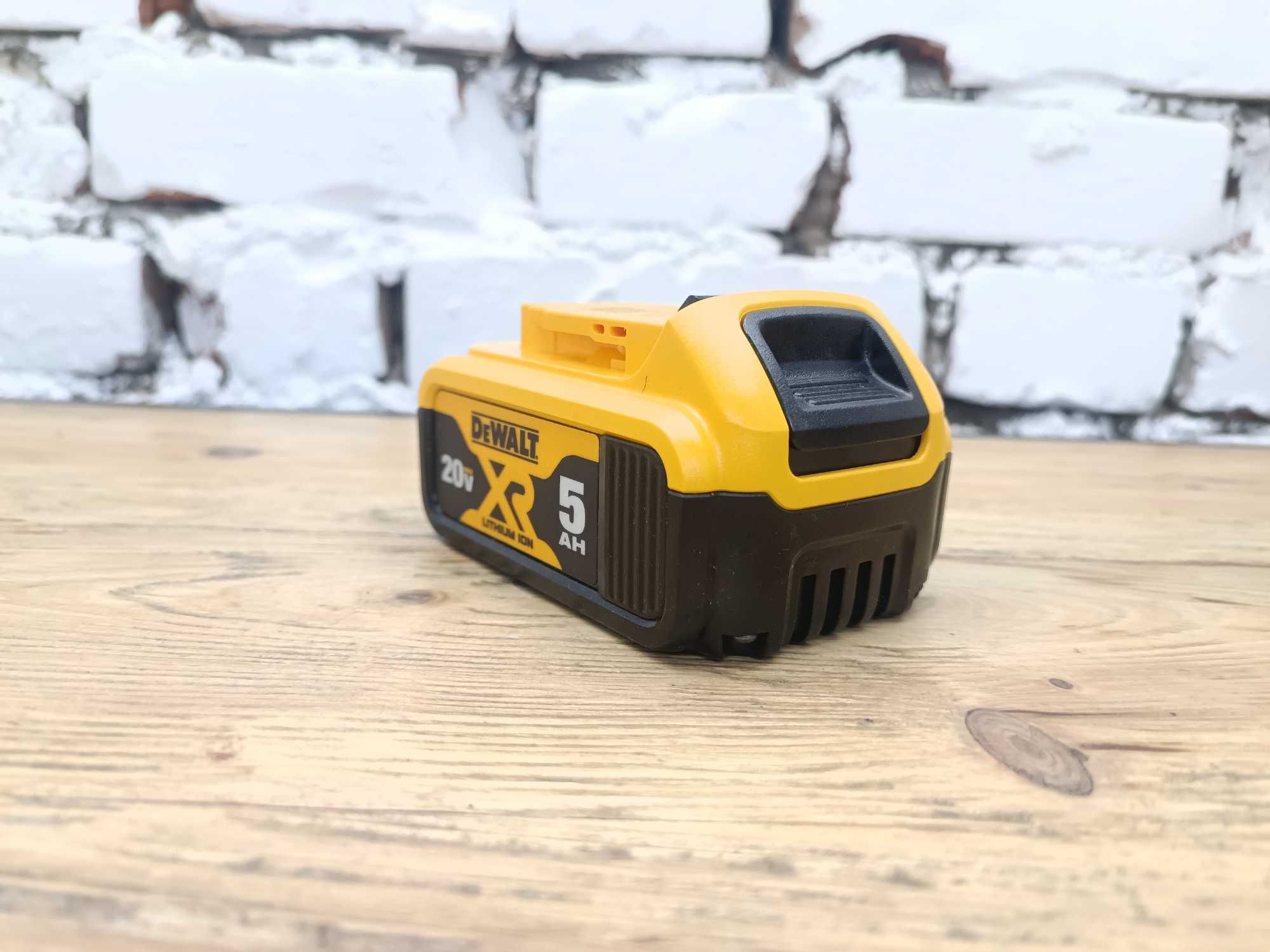 Акумулятор, батарея DeWALT DCB205 5Ah з США Оригінал  2024р
