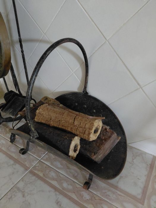VENDO Cesto em Metal para colocar lenha
