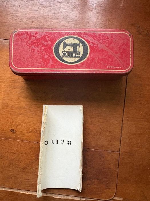 Máquina de Costura antiga OLIVA (a funcionar)