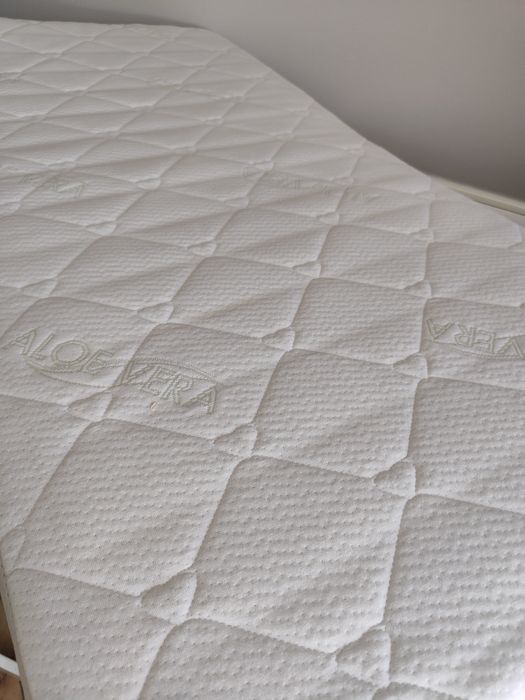 Łóżeczko dziecięce białe 120x60 krak wit z materacem badum