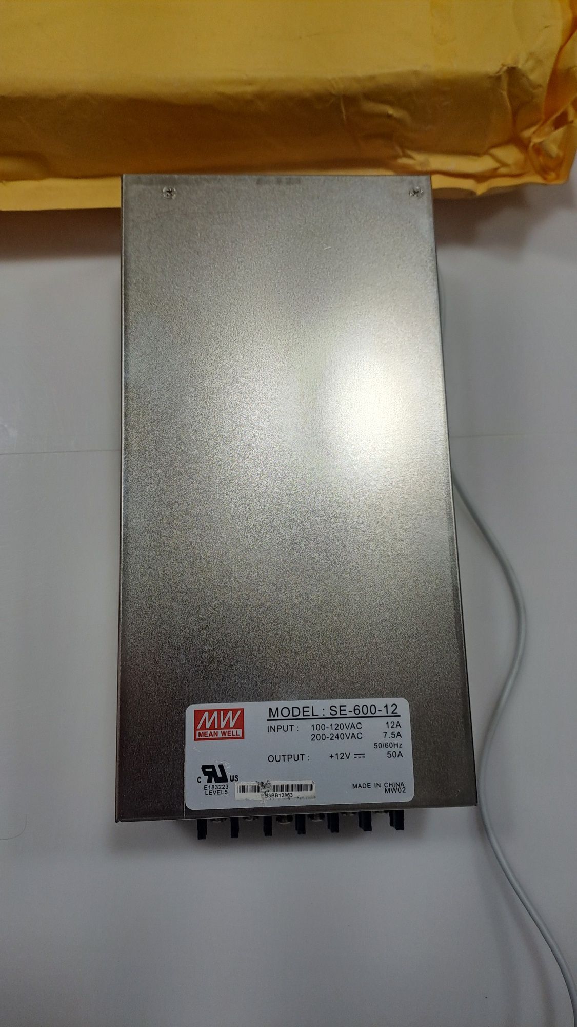 Блок живлення Mean Well 12v 50A