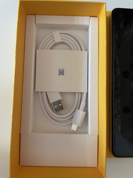 Nowy Telefon Realme 12x 5G i nowe słuchawki Realme buds T200lite