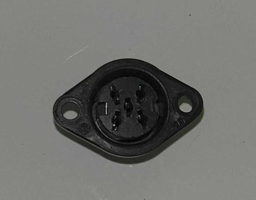 Спліттери, роз'єми (штекери та гнізда) тьохпозиційний перемикач, ручкі