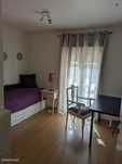 727961 - Single room with single bed in...