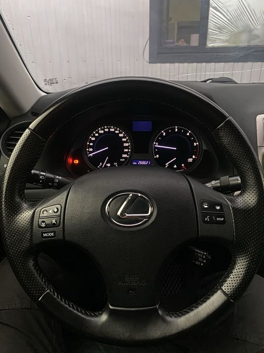 Lexus is 220d 2006