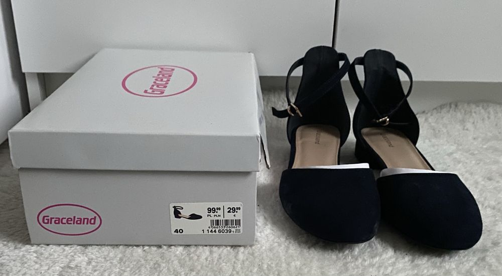 Granatowe damskie czółenka Graceland z zabudowanym przodem - stylowe!