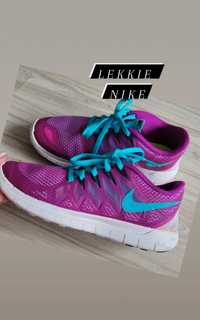 Super lekkie buty damskie  idealne do biegania firmy Nike Free 5.0