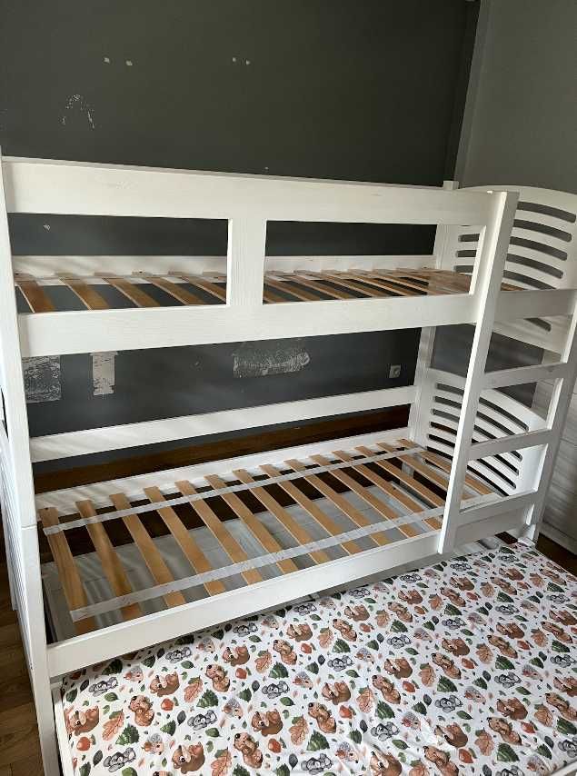 Sprzedam łóżko piętrowe 3-osobowe dla dzieci – 180x80, kolor biały