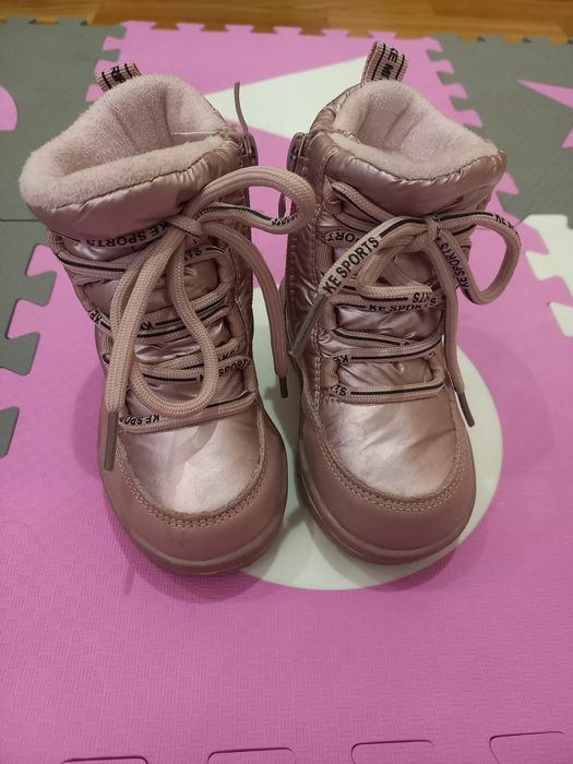 Зимові ботинки для дівчинки 22р
