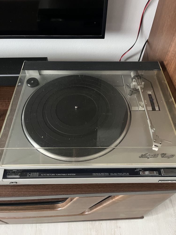 Gramofon JVC L-A100