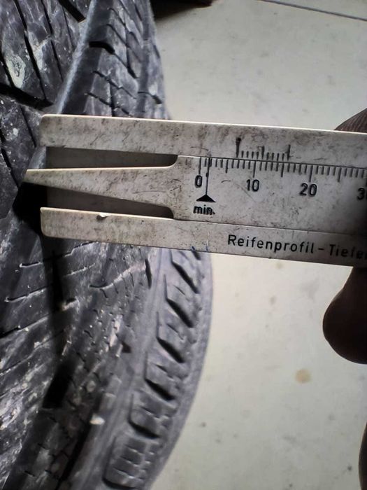 Opony całoroczne vredestein 235/45 R19 2023 rok