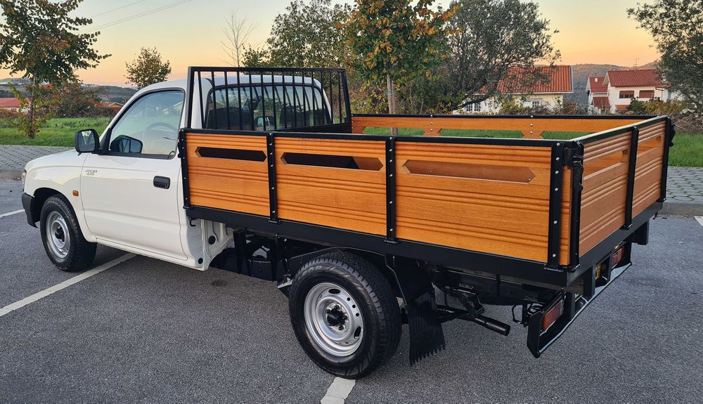 toyota hilux poucos km