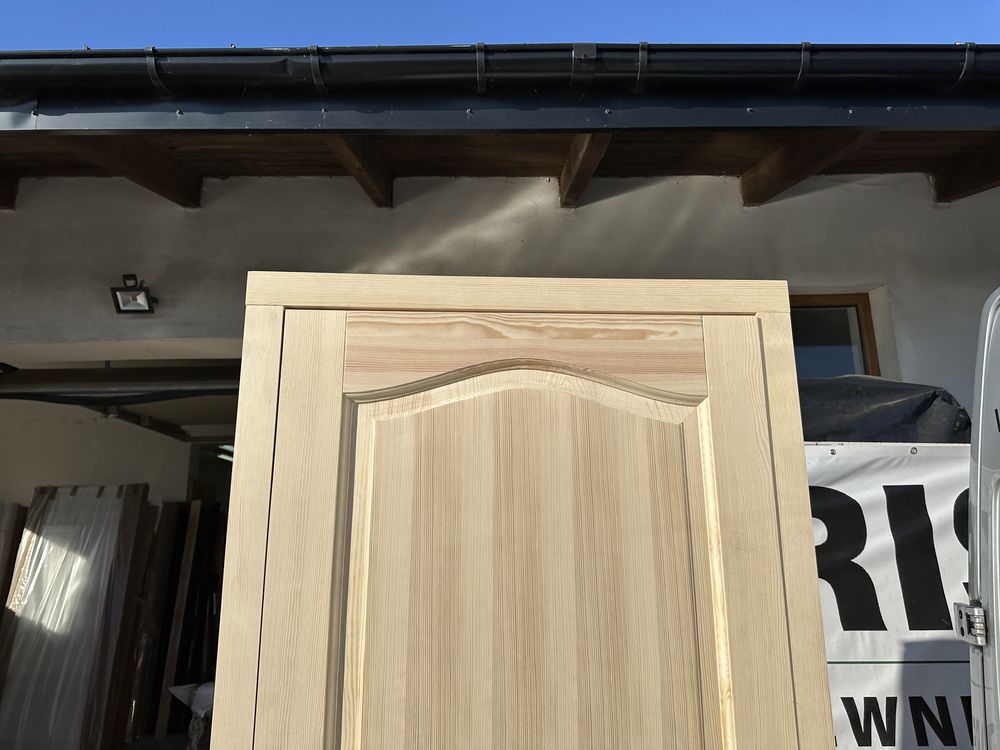 Drzwi drewniane bezprzylgowe z ościeżnicą regulowaną Od ręki