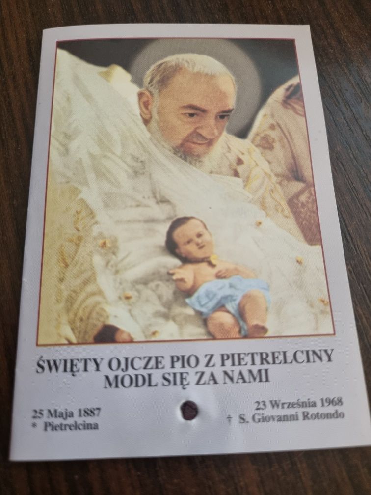 różaniec  Ojca Pio z relikwią+obrazek