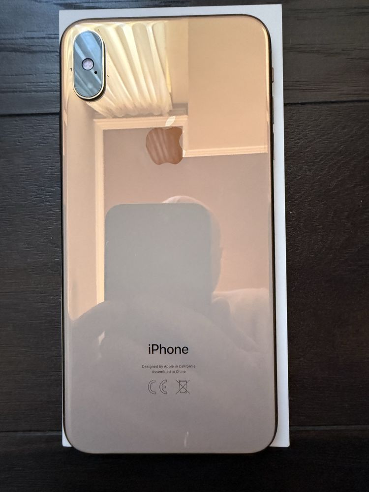Продам iPhone XS Max 256 GB Gold