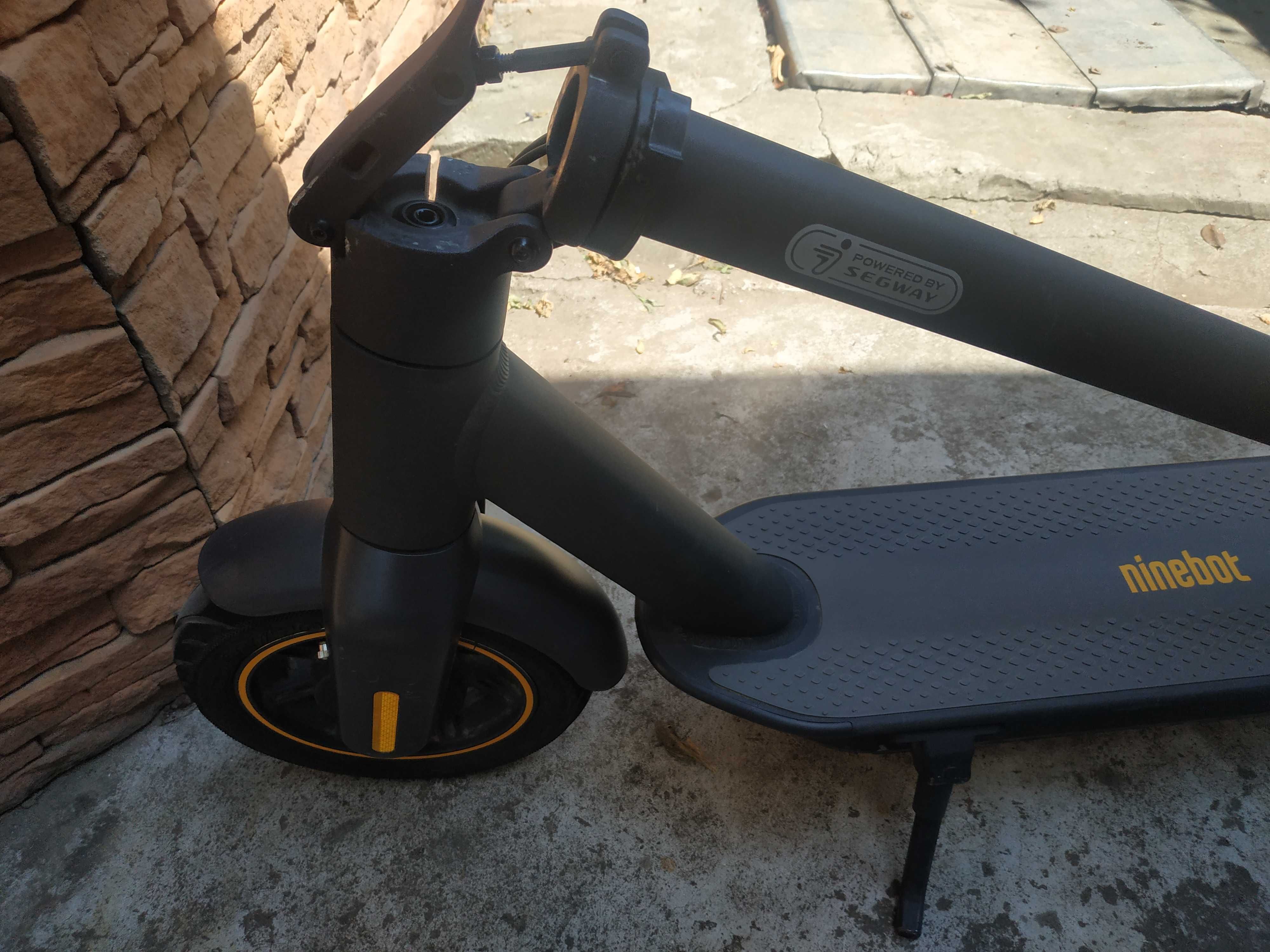 Електросамокат Ninebot KickScooter MAX G30P электросамокат