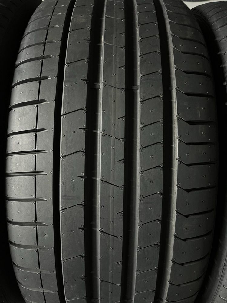 275/35/21+255/35/21 R21 Pirelli PZero PZ4 TO 4шт нові