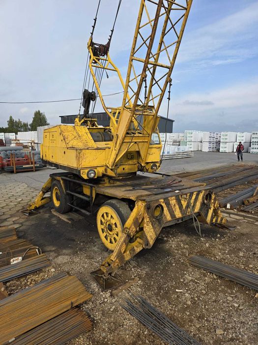 Żuraw – Udźwig 16 ton / Кран – вантажопідйомність 16 тонн