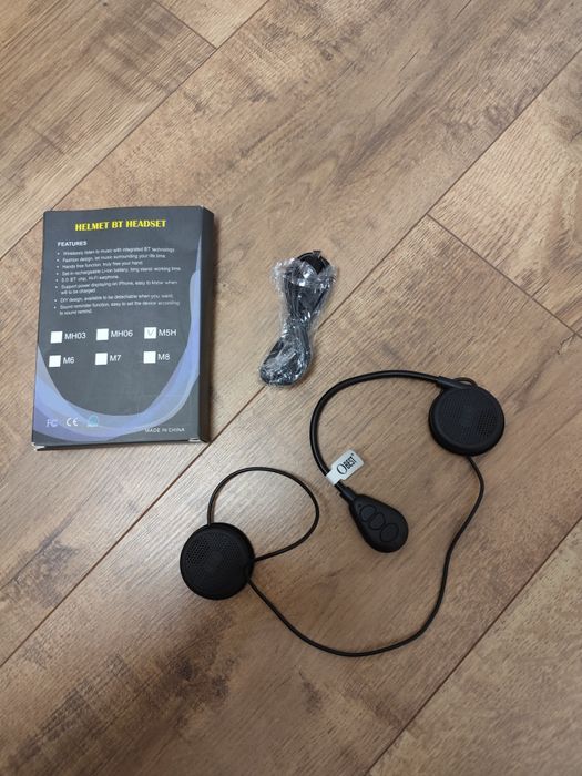 Zestaw głośnomówiący do kasku