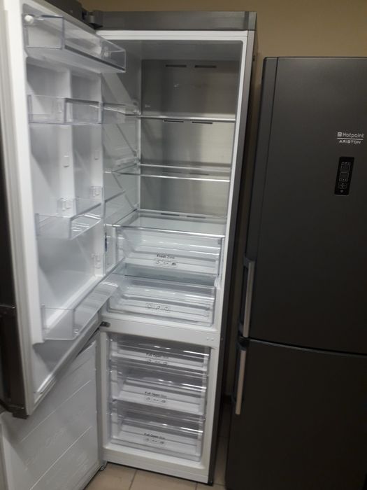 Холодильник . Samsung привезений з Європи