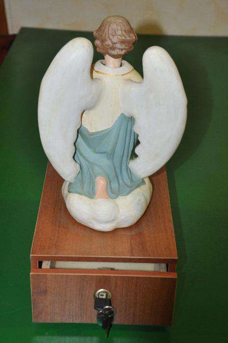 Копілка скринька церковна для пожертв жертовник