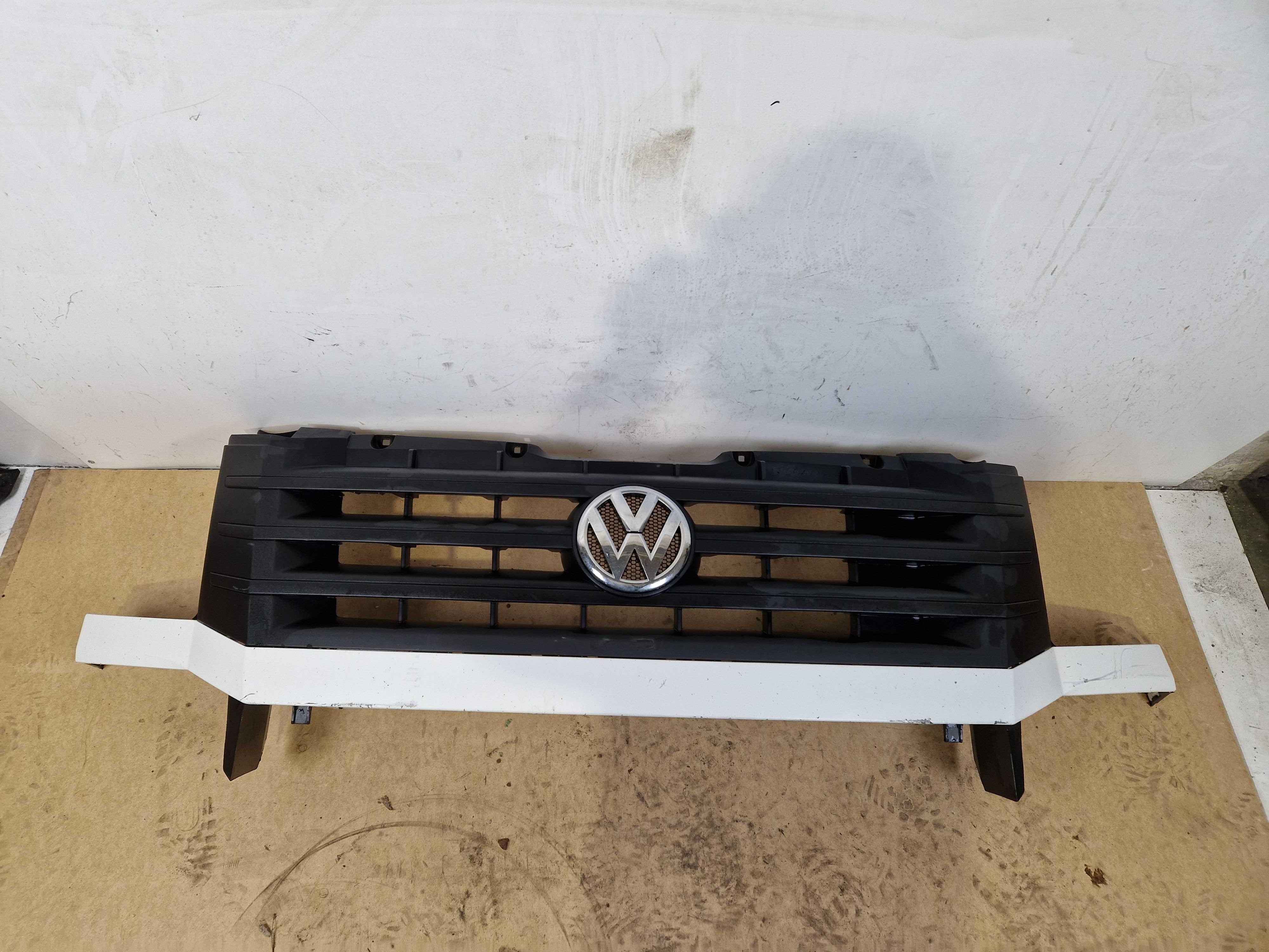 Volkswagen Crafter lift grill atrapa chłodnicy 2E0.