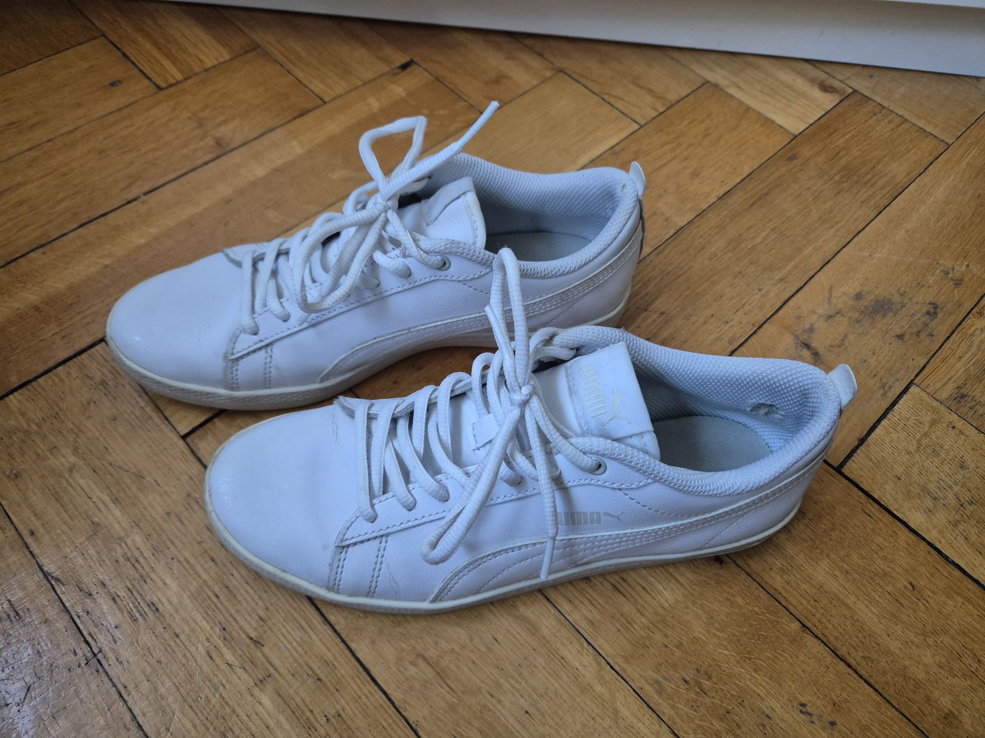 Buty Puma Smash Wns V2 L rozmiar 38 białe skóra